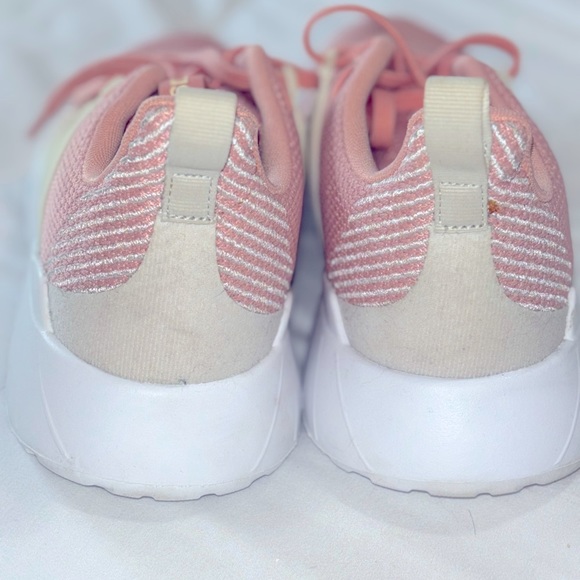 ADIDAS Questar Flow Pink Running Athletic Sneakers Shoes Women's Size US 9 - Picture 4 of 5